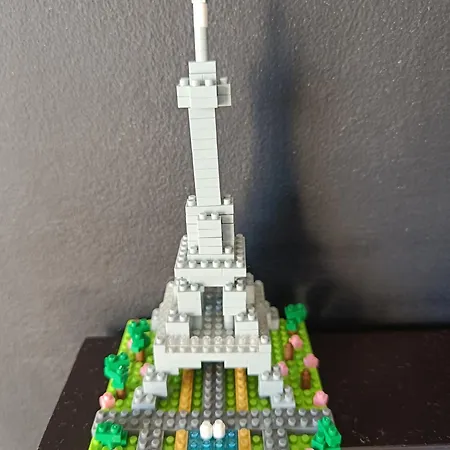 100 Steps To The Sand.