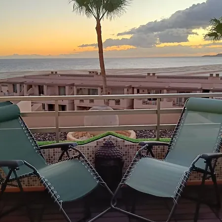 100 Steps To The Sand. Apartment La Tejita
